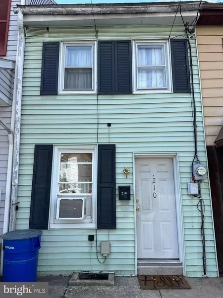 210 S 5TH ST, Columbia, PA 17512