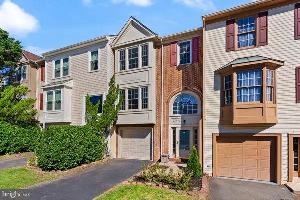 43593 BLACKSMITH SQ, Ashburn, VA 20147