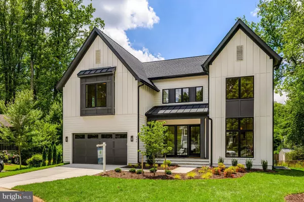 Vienna, VA 22180,904 SHADY DR SE