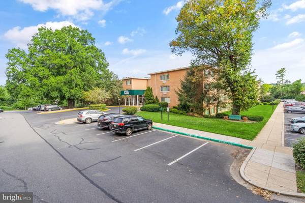 Fairfax, VA 22030,10570 MAIN ST #519