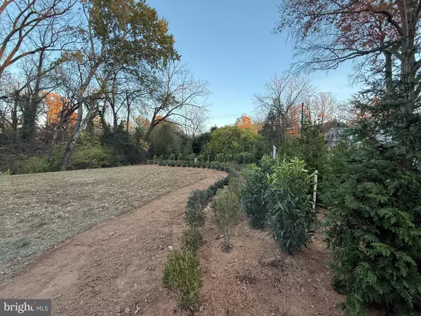 Bethesda, MD 20817,7601 MARYKNOLL AVE