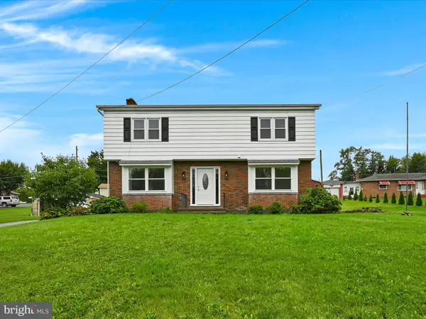 1432 BUNTING ST, Pottsville, PA 17901