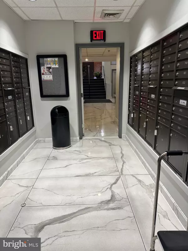 Philadelphia, PA 19147,200-10 E LOMBARD ST S #613