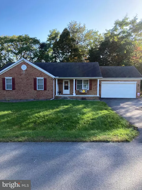 1842 FALCON LANE, Chambersburg, PA 17202