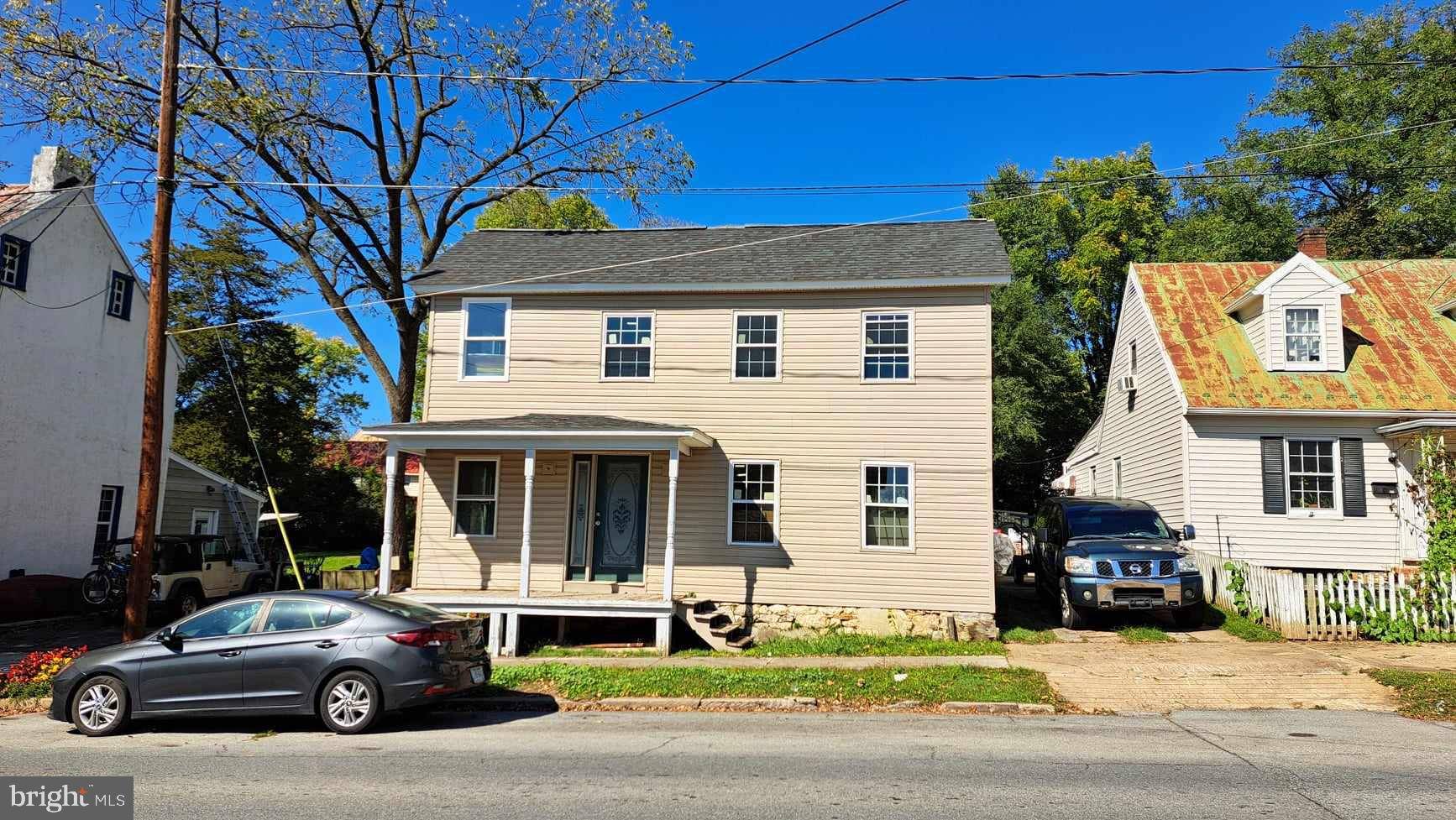 318 W LIBERTY ST, Charles Town, WV 25414