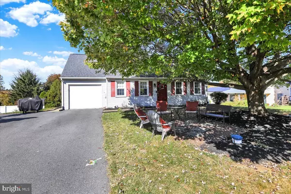 Lancaster, PA 17603,4 IVYWOOD CT