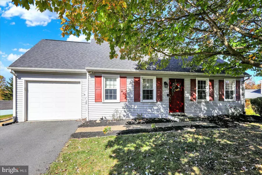 4 IVYWOOD CT, Lancaster, PA 17603