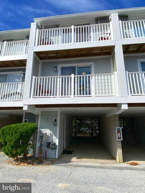 Ocean City, MD 21842,161 CAPTAINS QUARTERS RD #7