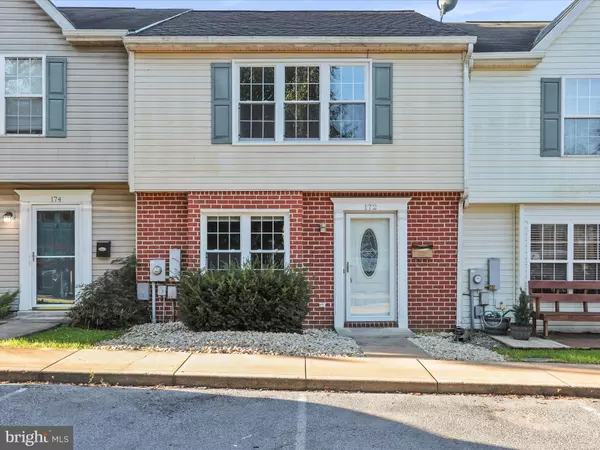 172 GEORGETOWN SQ, Martinsburg, WV 25401