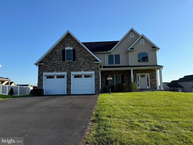 2309 BODIE ISLAND DR, Chambersburg, PA 17202