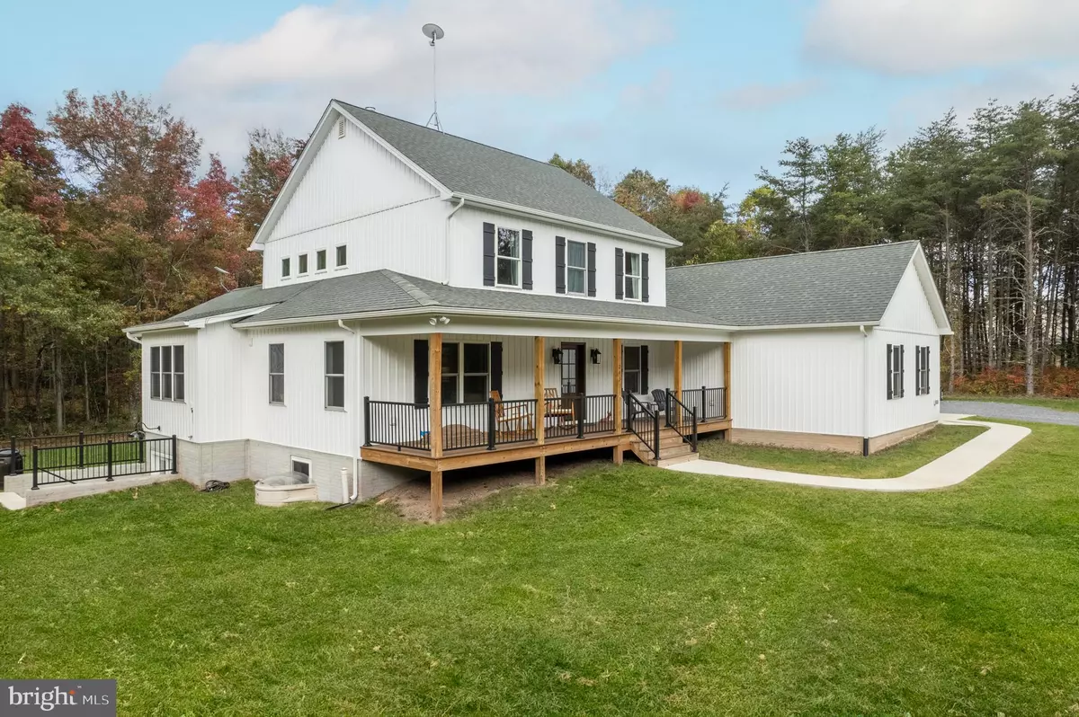 Cross Junction, VA 22625,243 VESPER LN