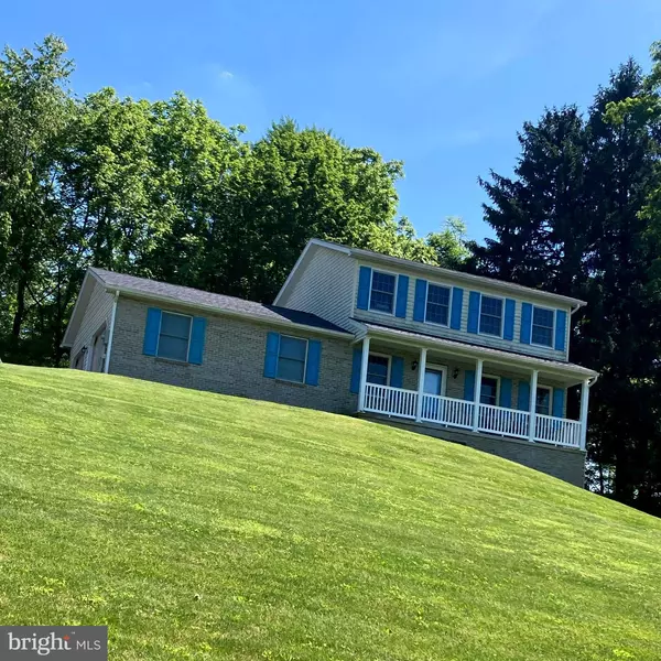 806 PINE GROVE DRIVE, Waynesboro, PA 17268