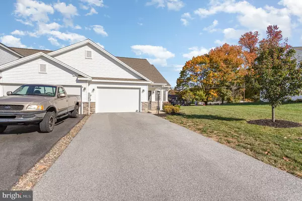 Mount Holly Springs, PA 17065,11 GROUP CT