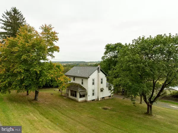 4208 SNYDERTOWN RD, Danville, PA 17821