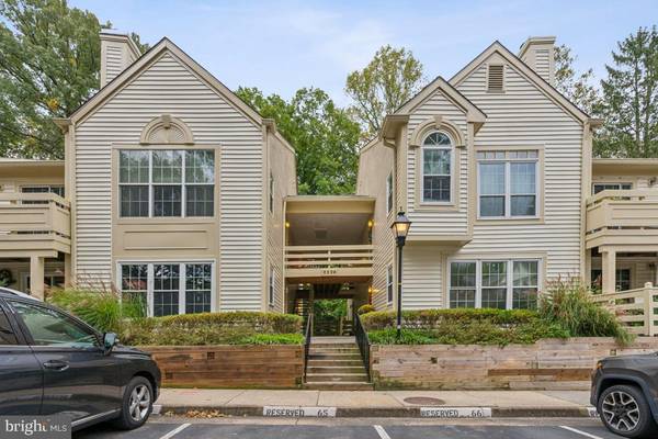 Reston, VA 20191,2229 LOVEDALE LN #302B