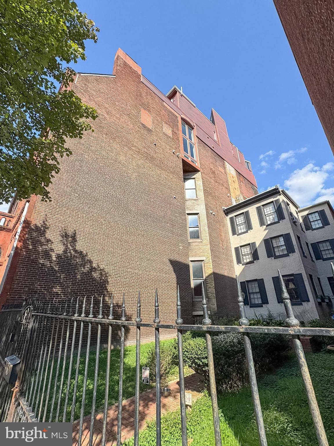 Baltimore, MD 21201,823 PARK AVE