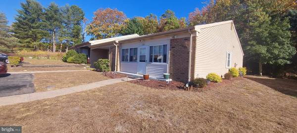 6 GRAMERCY PL, Southampton, NJ 08088