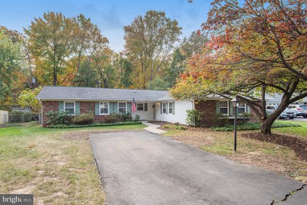 13040 MAPLE VIEW LN,  Fairfax,  VA 22033