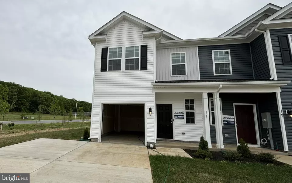 200 CATERPILLAR DR, Luray, VA 22835