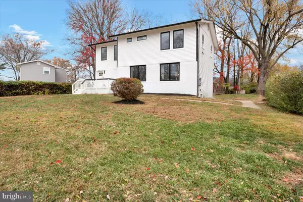 Vienna, VA 22180,8328 CARNEGIE DR