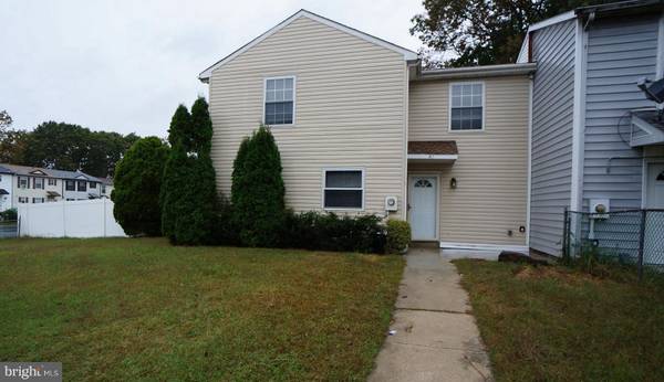 93 HAMPSHIRE RD, Sicklerville, NJ 08081