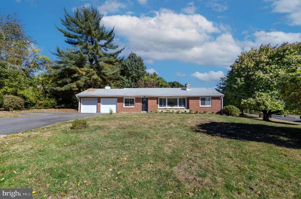 1084 FLORA LN, Upper Chichester, PA 19061