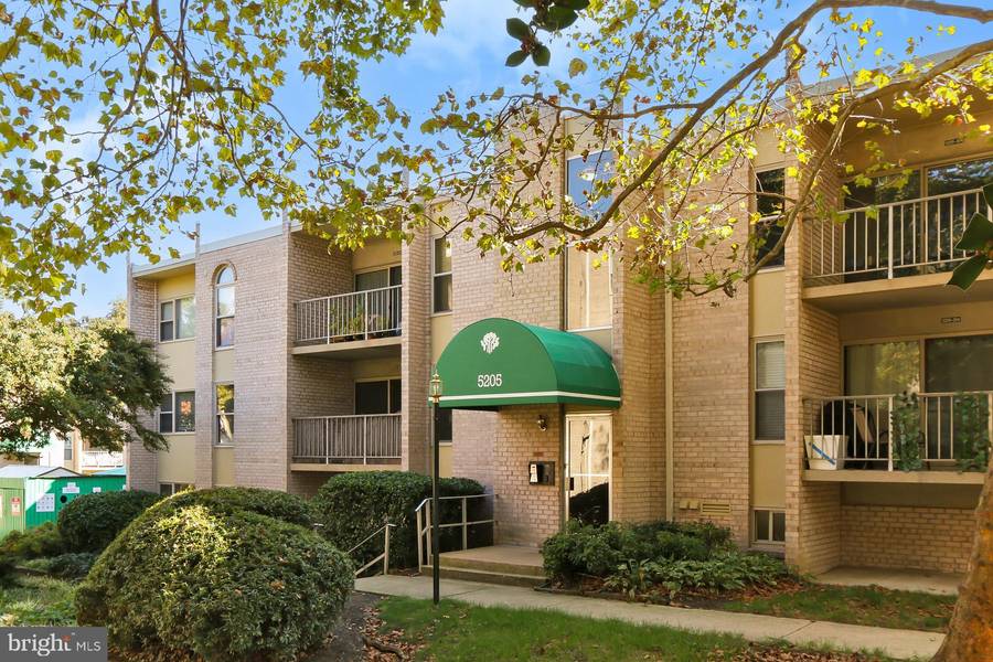 5205 DUKE ST #201, Alexandria, VA 22304