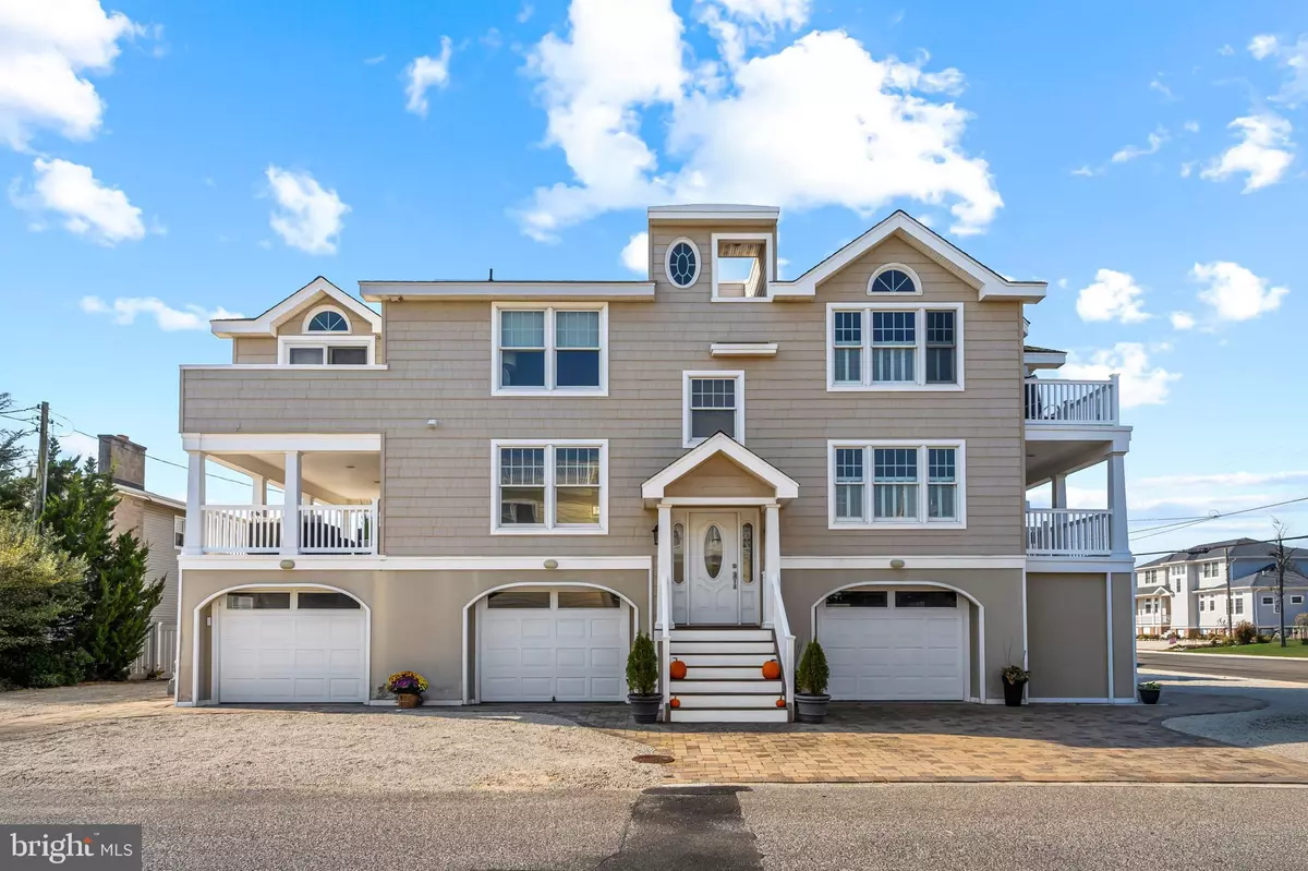 Beach Haven, NJ 08008,334 LEEWARD AVENUE