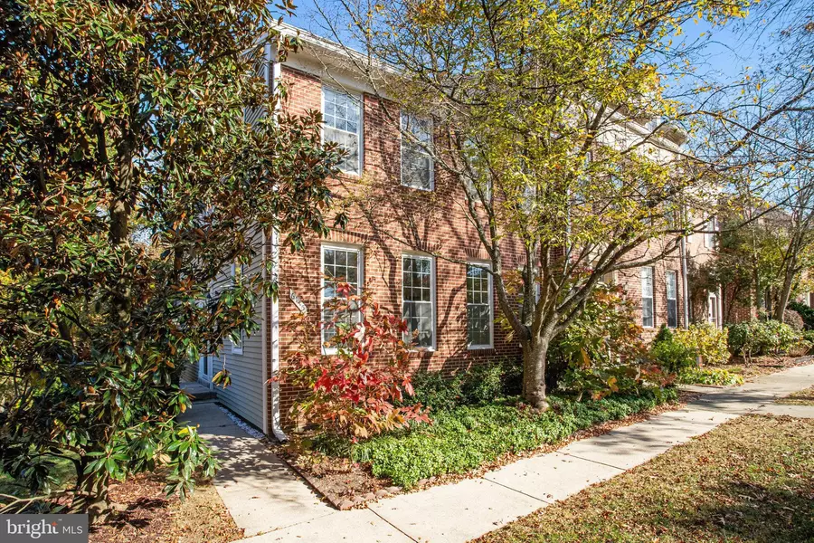 6115 DONIVAL SQ, Alexandria, VA 22315