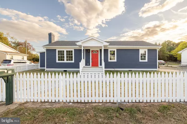 11 BERRY ST,  Sandston,  VA 23150