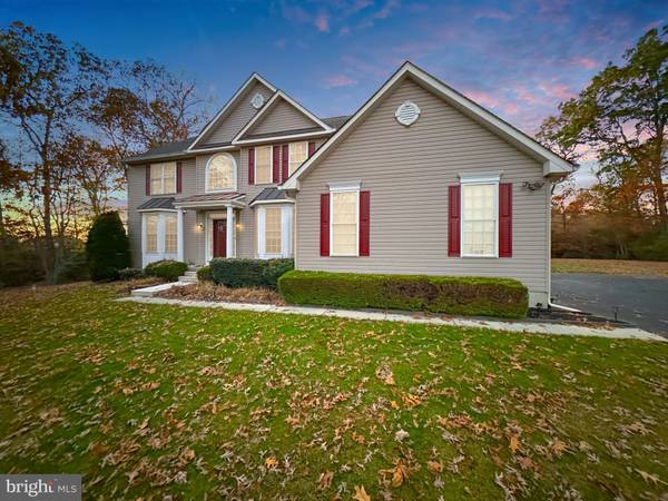 10 HARVEST DR, Pittsgrove, NJ 08318