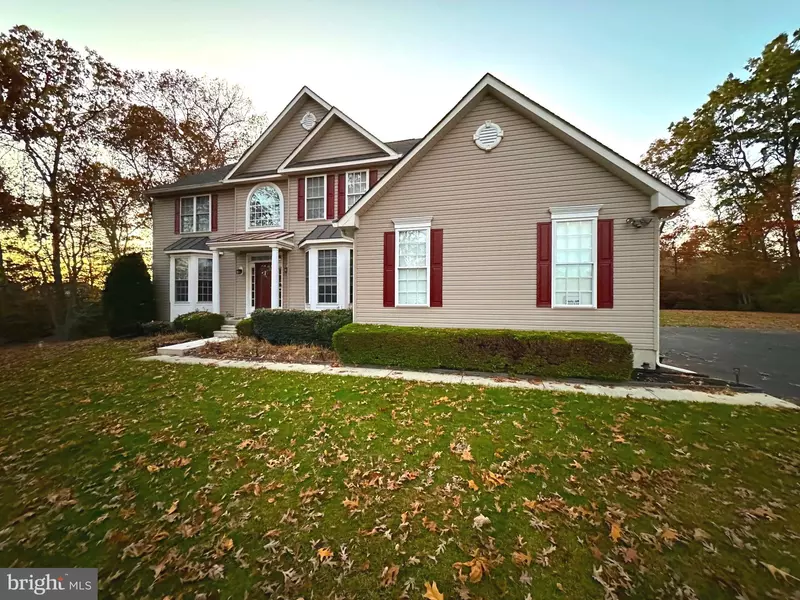 10 HARVEST DR, Pittsgrove, NJ 08318