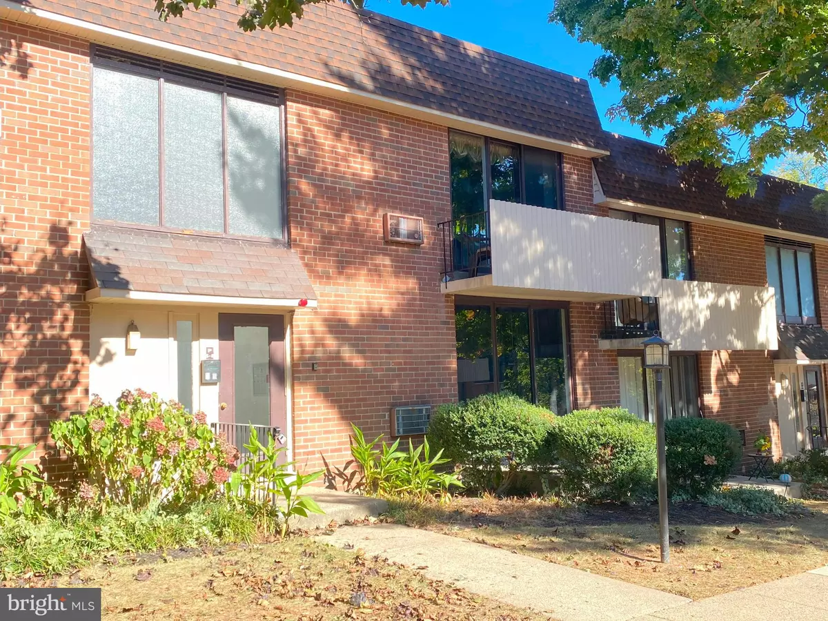 Glenolden, PA 19036,100 E GLENOLDEN AVE #P-8