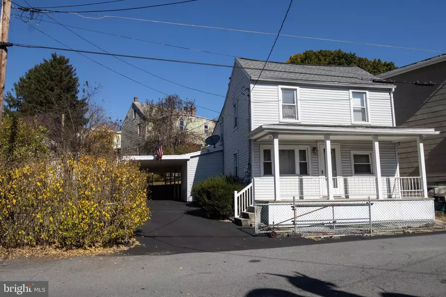 111 COAL ST, Cumbola, PA 17930