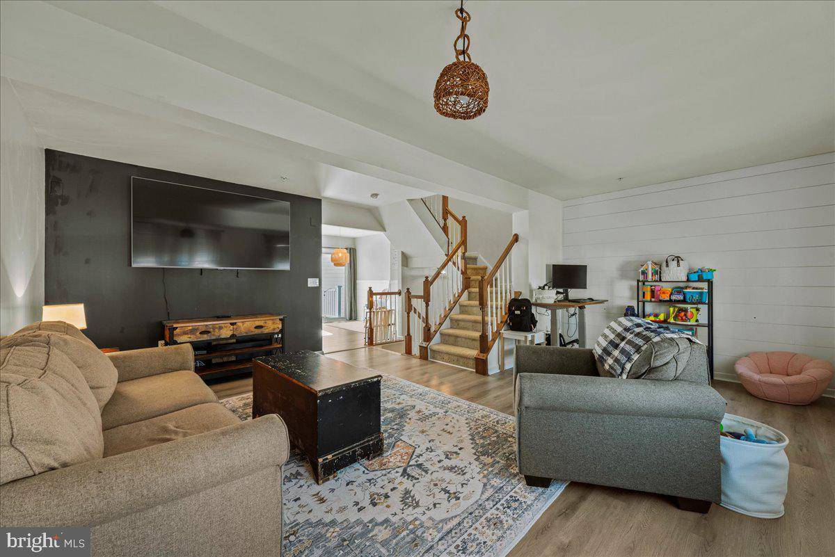 17 GOLD ROSE LN, Easton, PA 18045