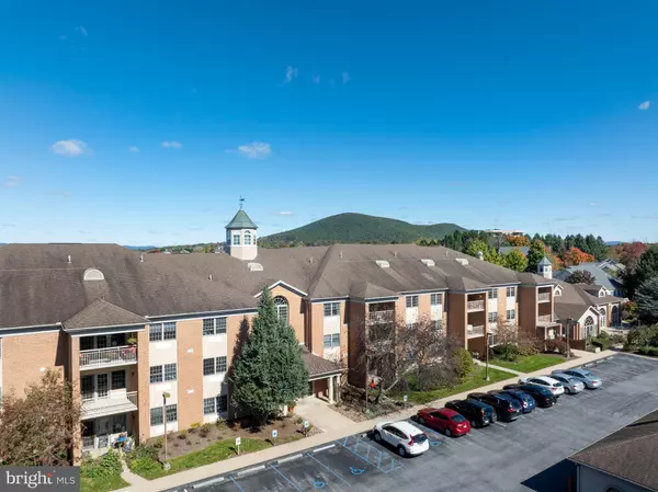 State College, PA 16801,305 VILLAGE HEIGHTS DR #221