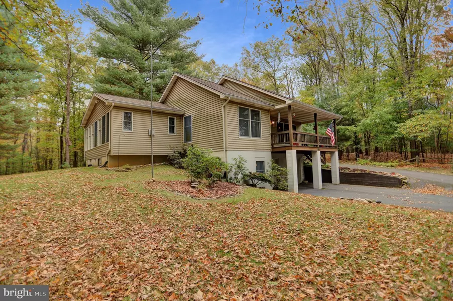 16 ROCK LEDGE LN, New Bloomfield, PA 17068