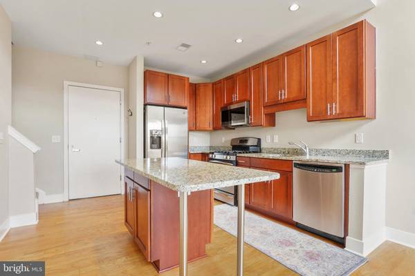 Arlington, VA 22201,1800 WILSON BLVD #416