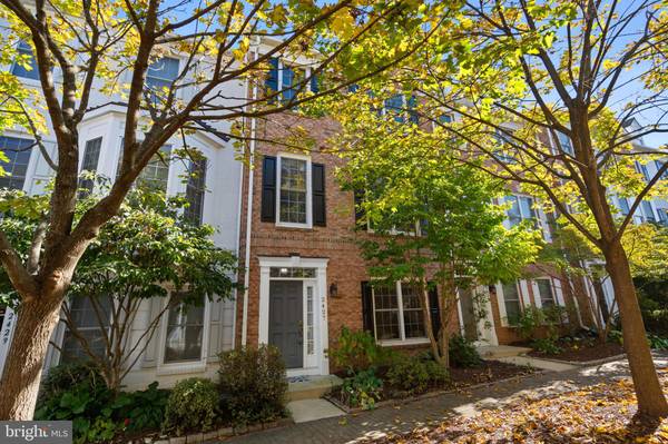 2427 HUNTINGTON PARK DR, Alexandria, VA 22303