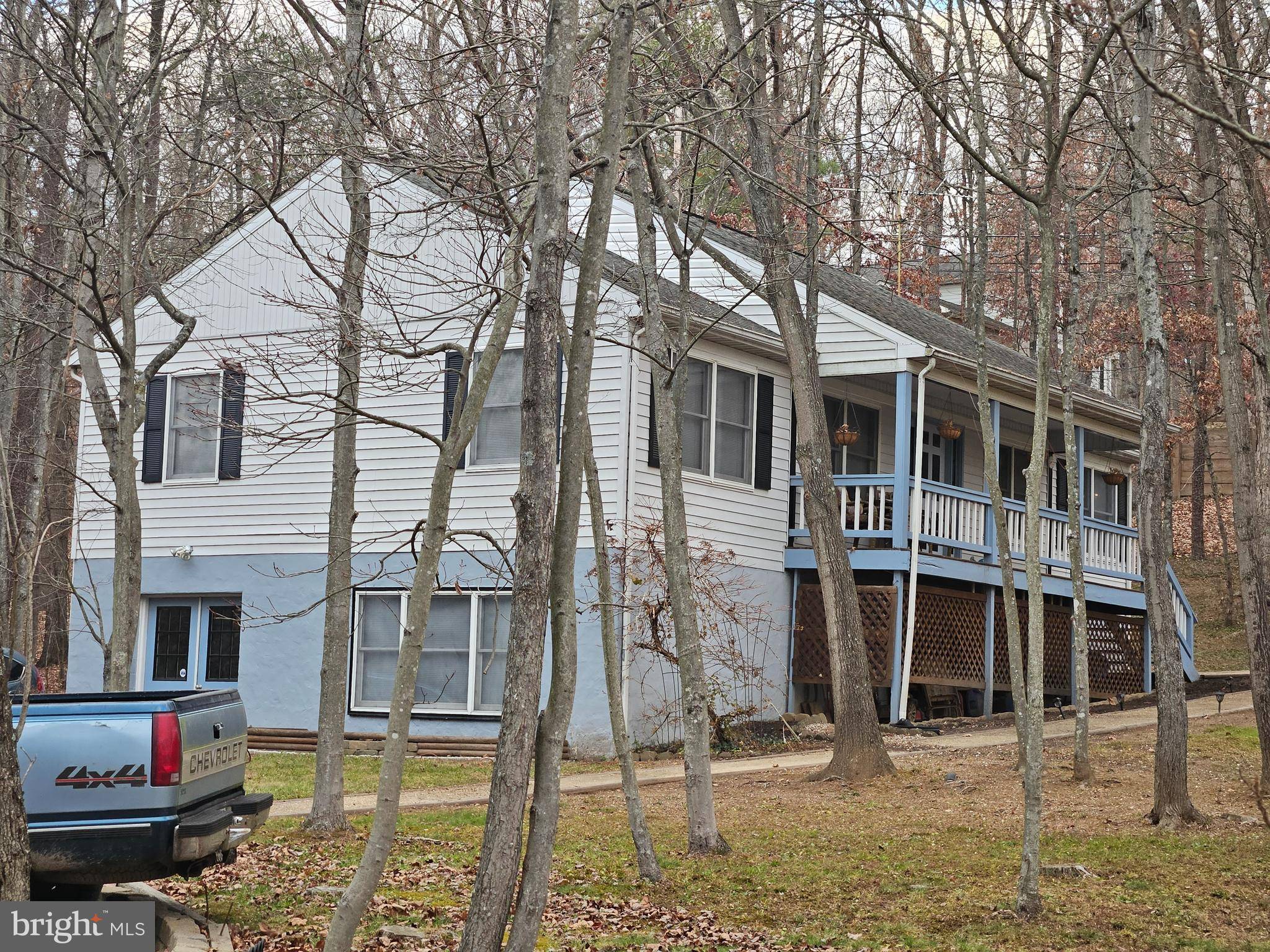 Cross Junction, VA 22625,1109 LAKEVIEW DR