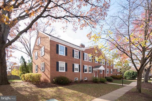 4728 29TH ST S #B1, Arlington, VA 22206