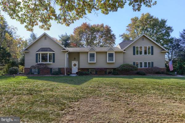 17 HARROGATE DR, Hummelstown, PA 17036