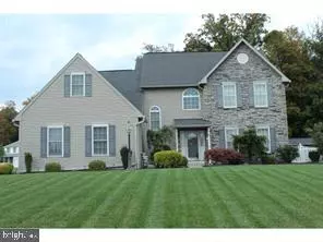 227 WOODBRIDGE LN, Douglassville, PA 19518