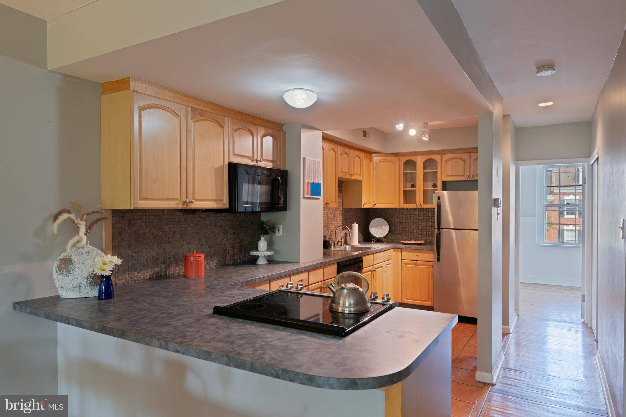 Philadelphia, PA 19147,400-416 S 2ND ST #410B
