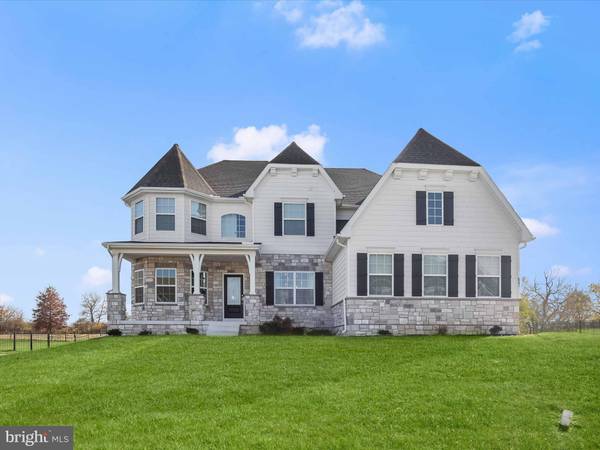 514 DARROW RD, York, PA 17404