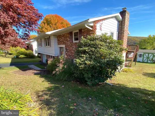 Pottsville, PA 17901,65 CRESTVIEW DR