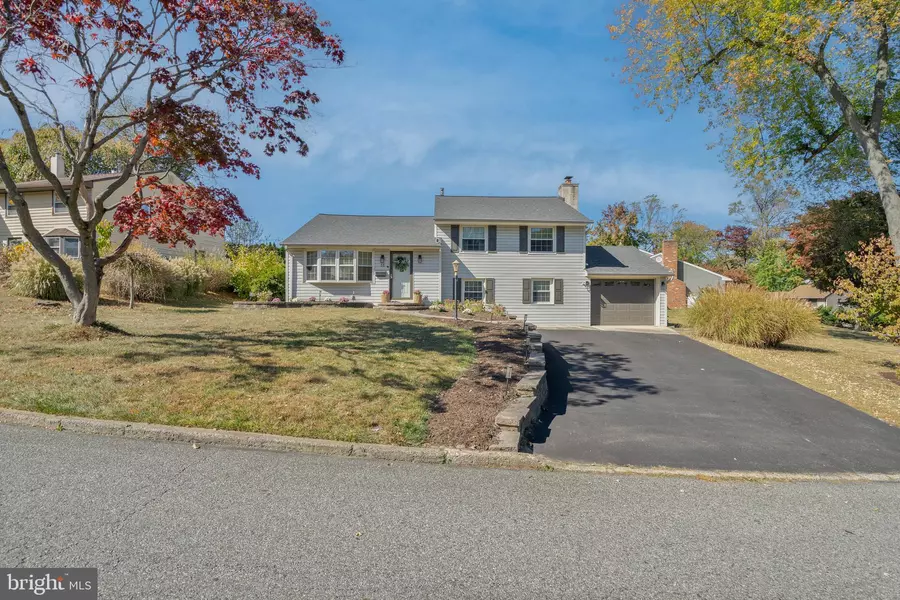 35 E OVERHILL CIR, Media, PA 19063