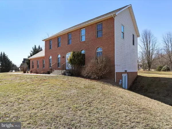 Inwood, WV 25428,526 GALA RD