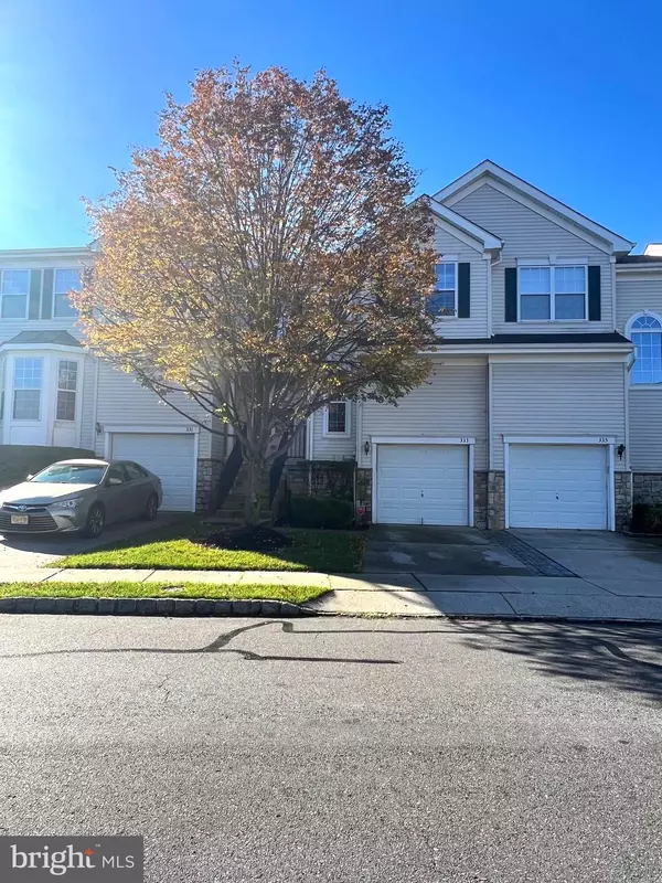 333 HUNTINGTON DR, Delran, NJ 08075