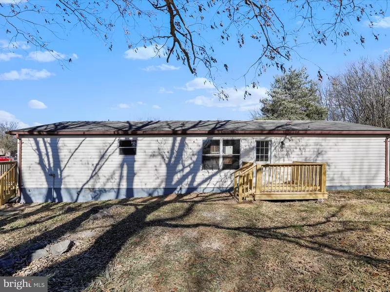 194 COUNTY LINE DR, Martinsburg, WV 25404